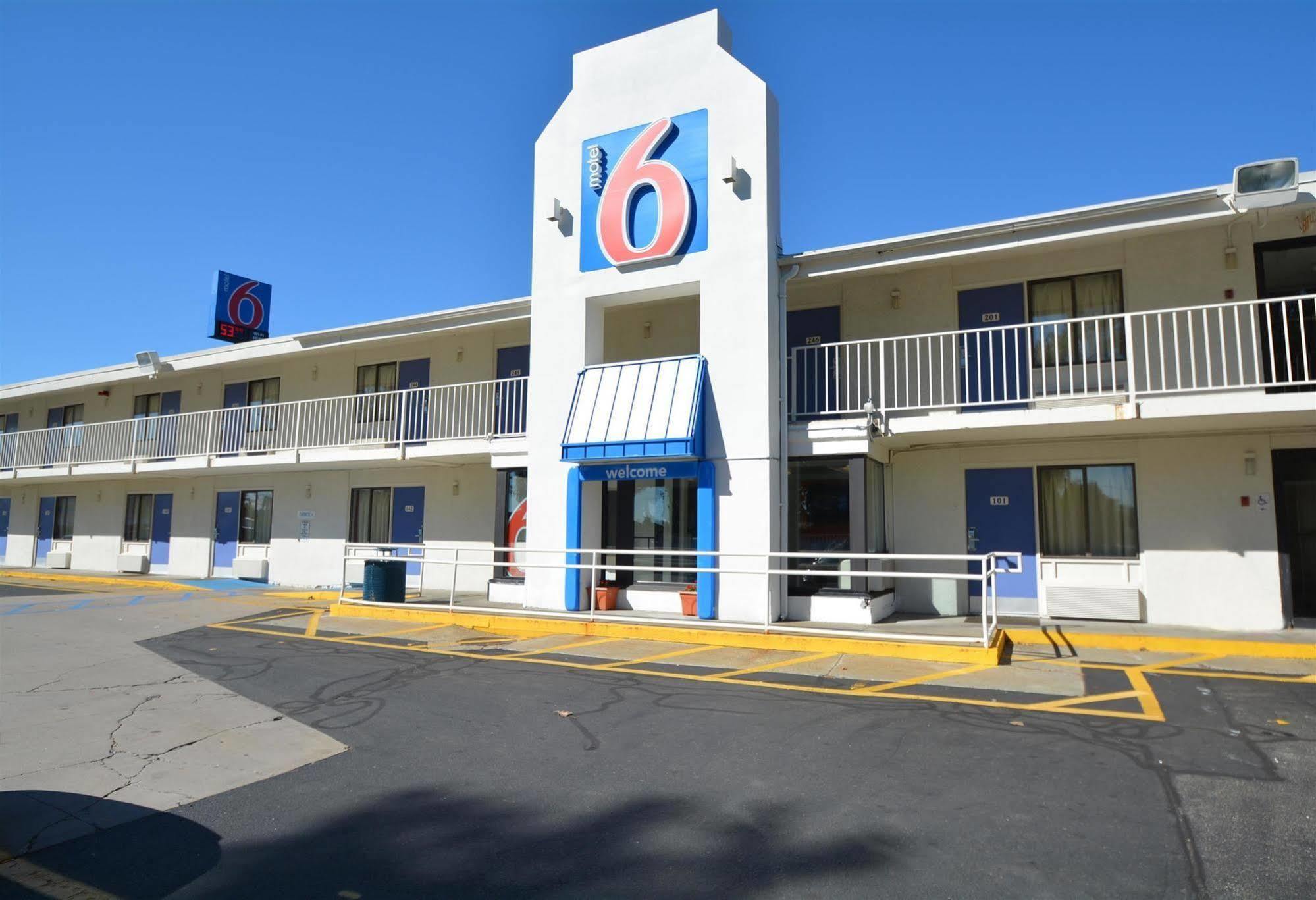 Motel 6-Chicopee, Ma - Springfield Екстер'єр фото