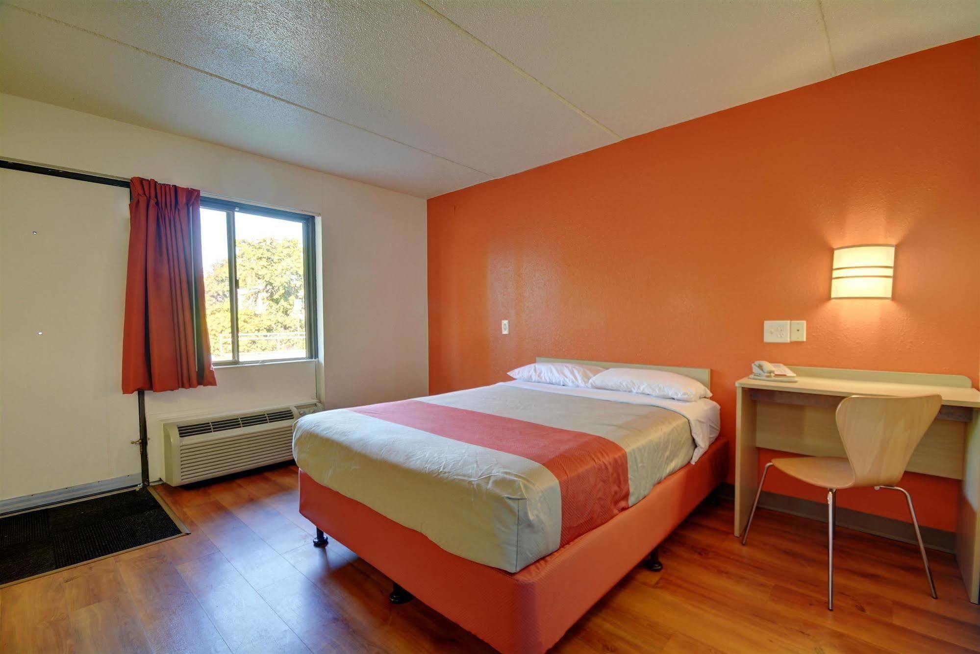 Motel 6-Chicopee, Ma - Springfield Екстер'єр фото