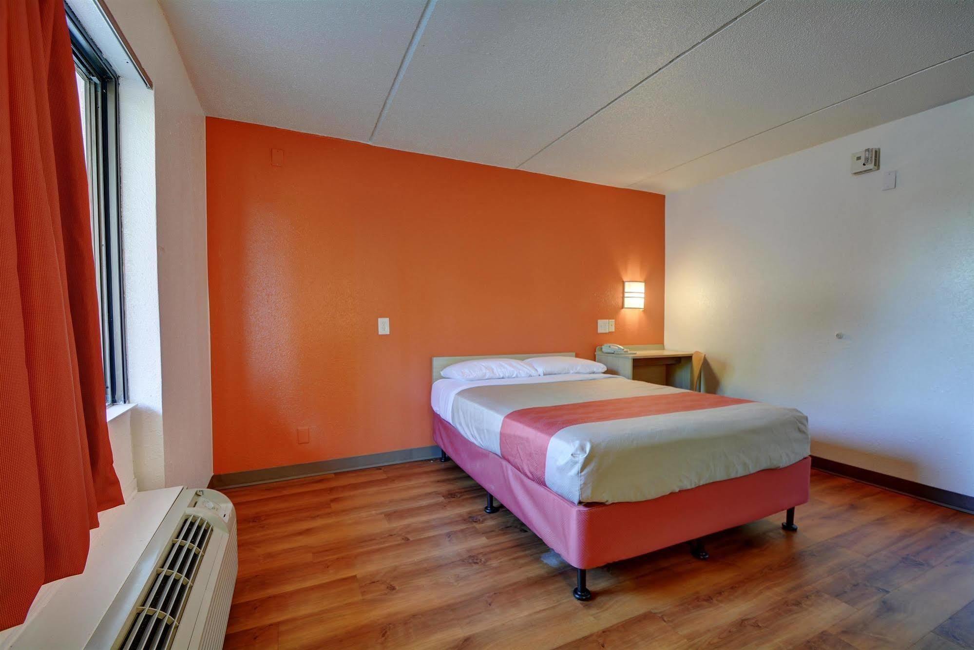 Motel 6-Chicopee, Ma - Springfield Екстер'єр фото