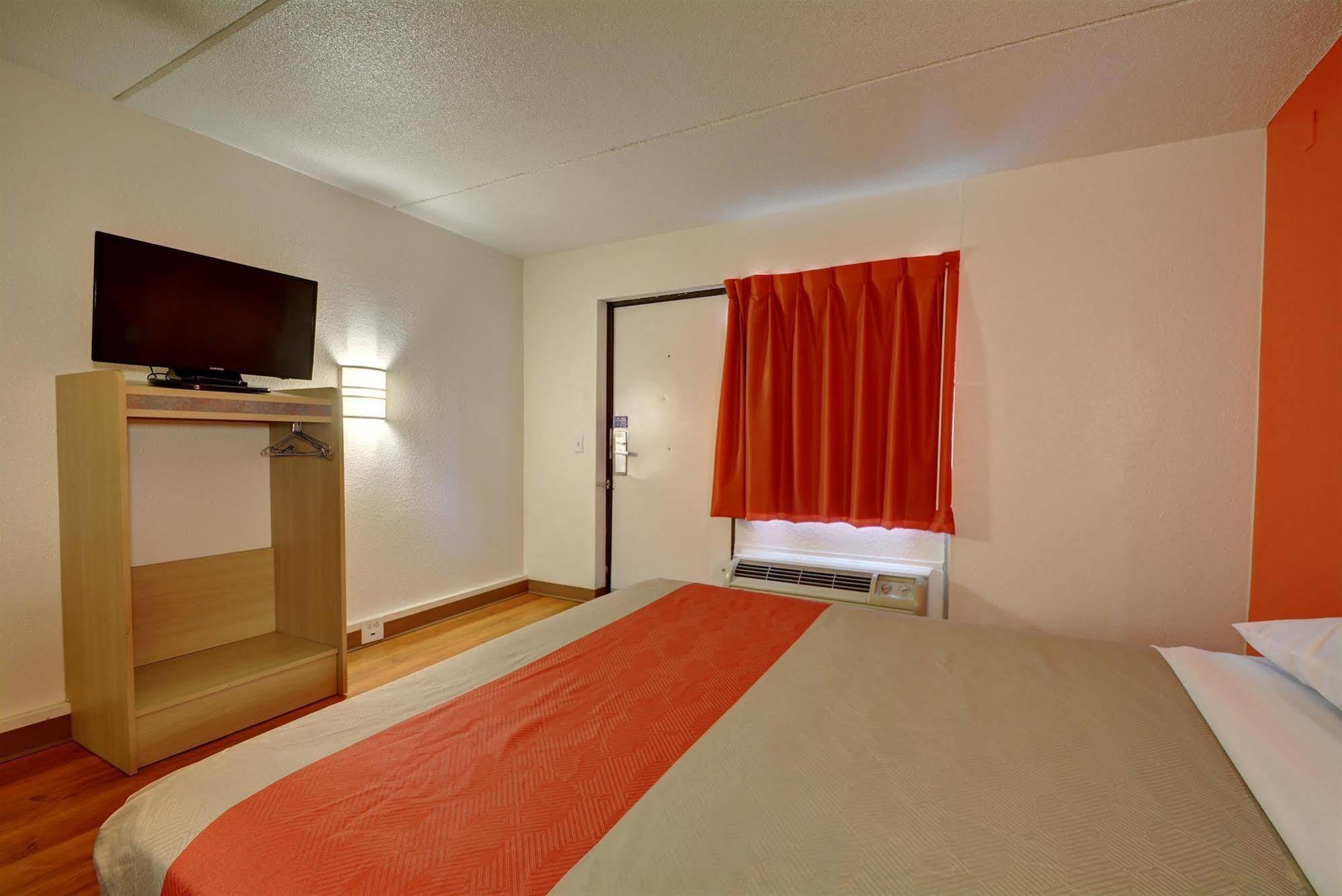 Motel 6-Chicopee, Ma - Springfield Екстер'єр фото