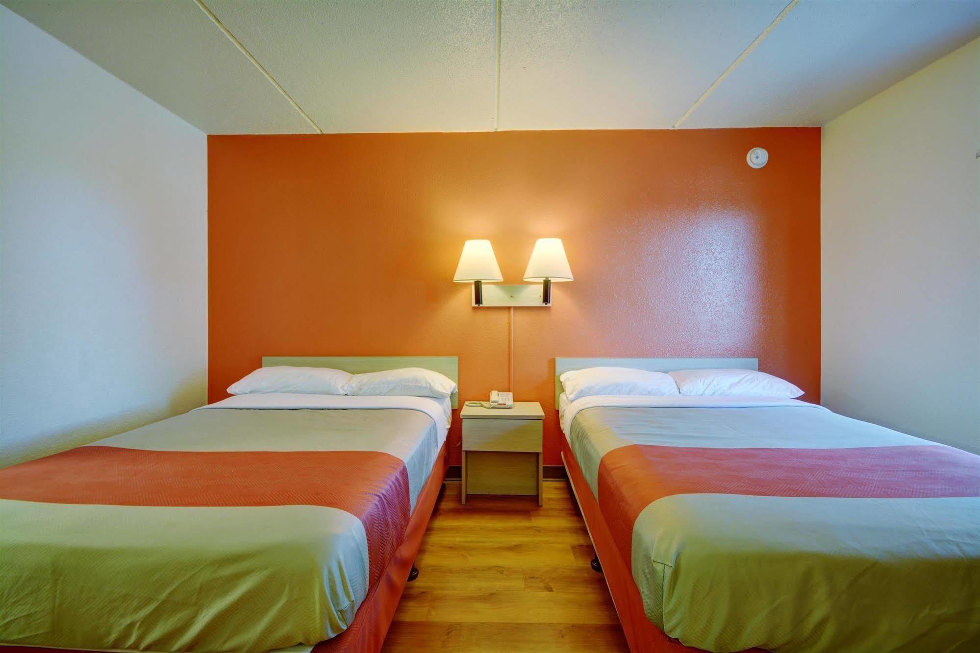 Motel 6-Chicopee, Ma - Springfield Екстер'єр фото